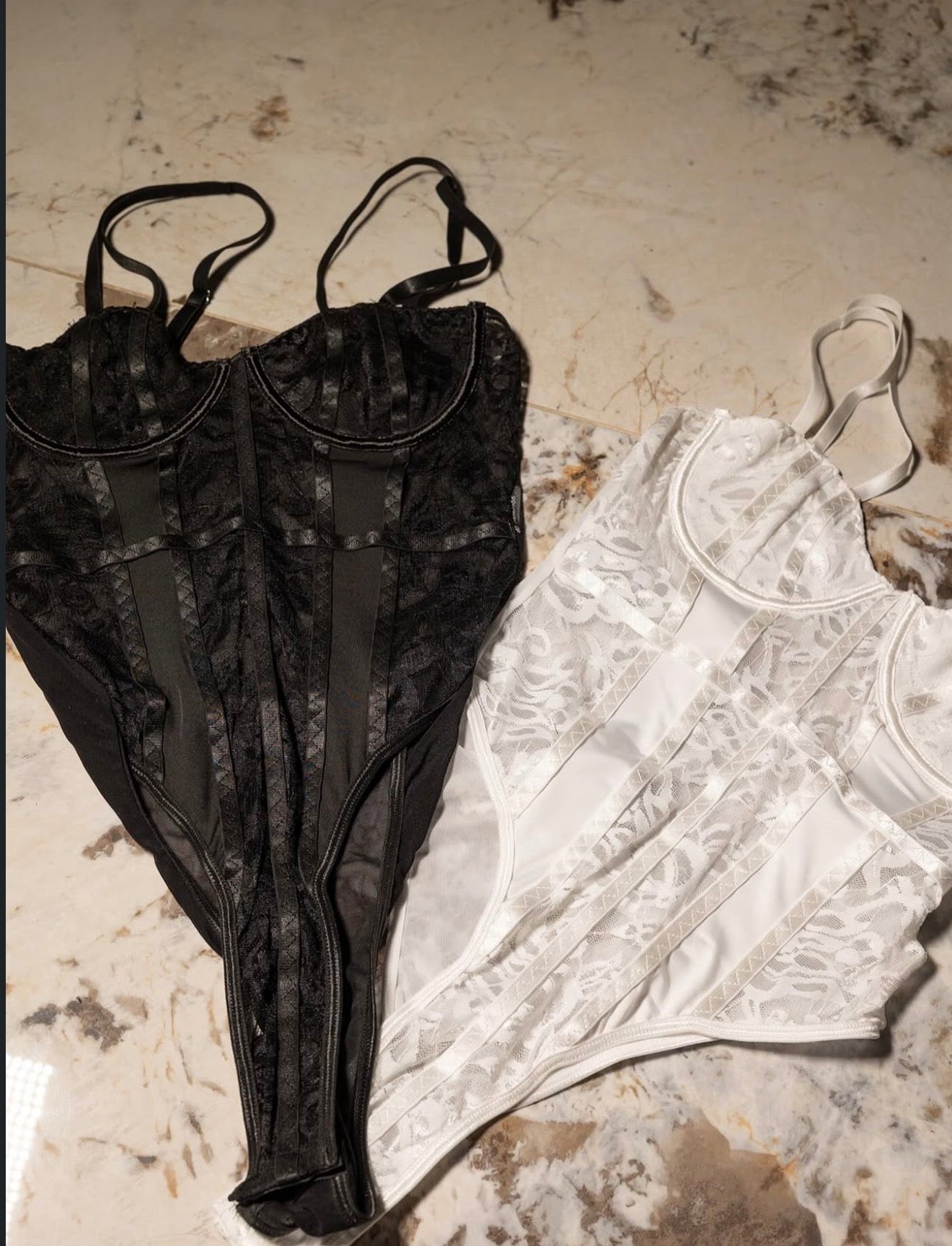 BLACK MUSE and WHITE ROSE